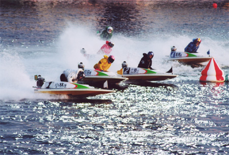 Photo of motorboat racing