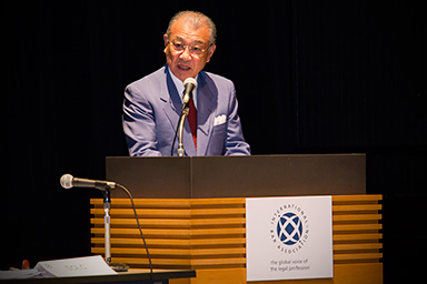 Photo of Chairman Yōhei Sasakawa of Nippon Foundation making a speech