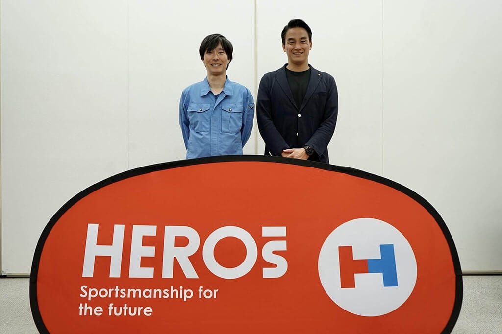 画像:マシンガンズ滝沢秀一氏と松田丈志氏(元競泳日本代表)