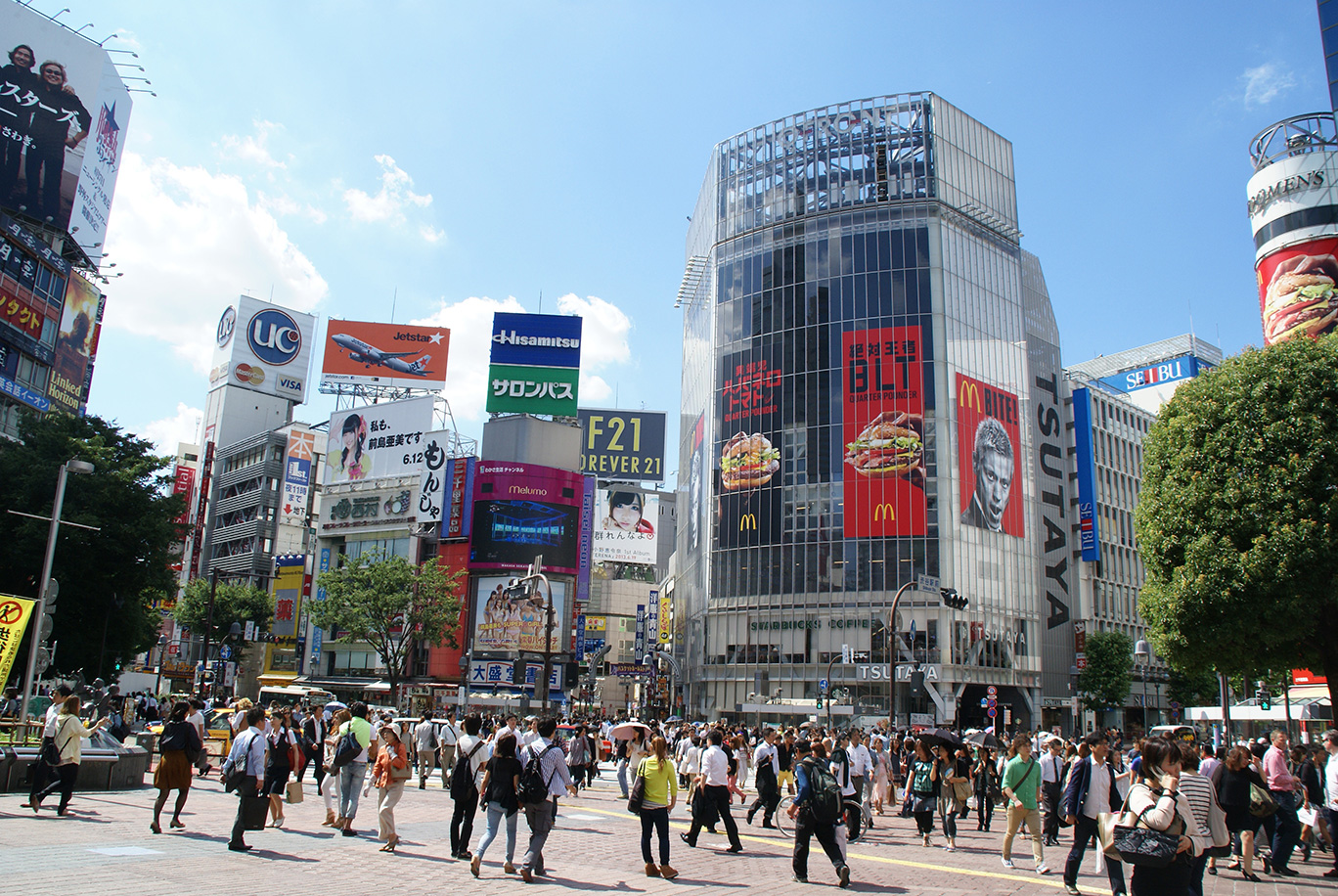 写真:渋谷のスクランブル交差点