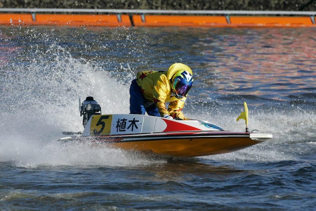 写真：レース中の現役時代の植木さん