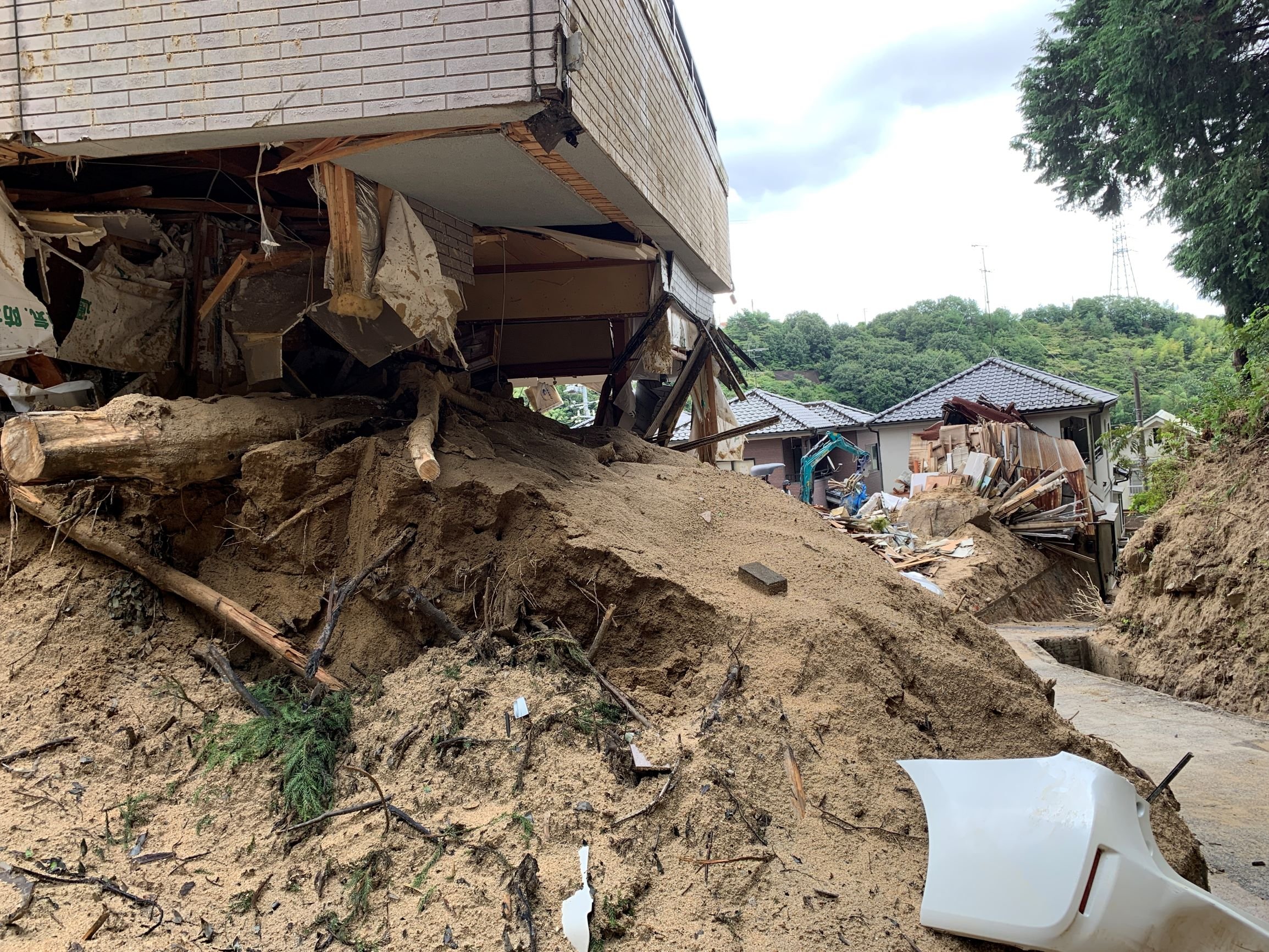 写真：住宅に流れ込んだ土砂。