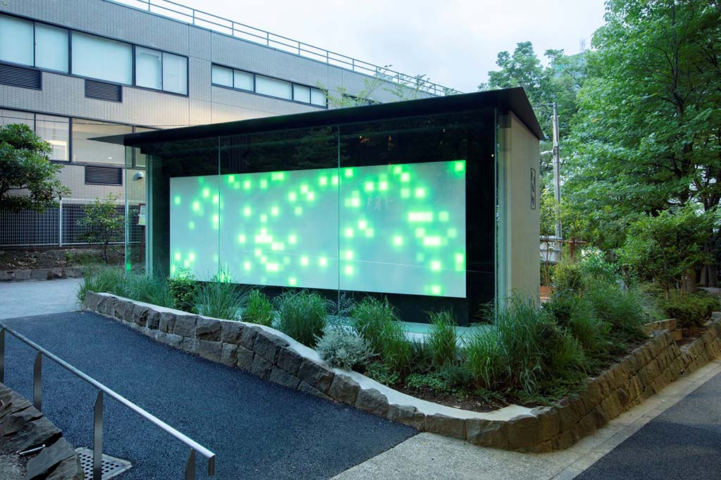 Photo of the Hiroo East toilet, which appears to have 7.9 billion lighting patterns, the same as the world's population