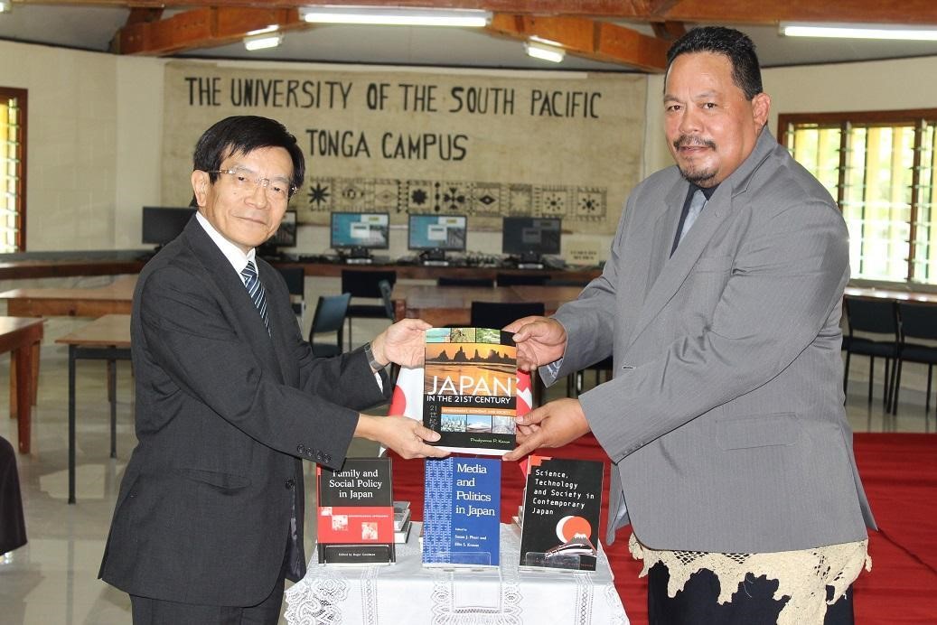 READ JAPAN PROJECTでの南太平洋大学（トンガキャンパス）への図書寄贈