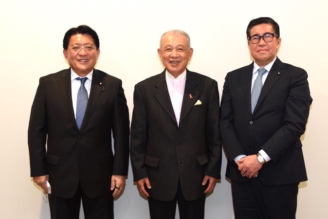 Photo of former Minister for Digital Transformation Takuya Hirai, The Nippon Foundation Chairman Yohei Sasakawa, Google Japan President Shinji Okuyama