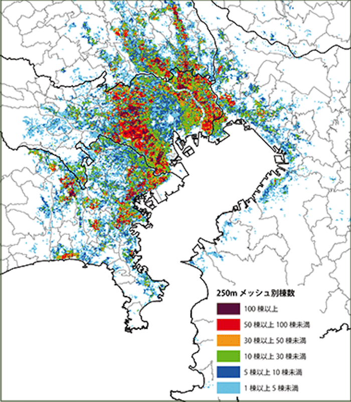 首都圏地図：
ほとんどがビル化されている山手線の内側の都心部では火災が燃え広がらない一方、木造住宅密集地域が多い山手線の西側や東側のいわゆる下町と言われる区域は全壊焼失する想定が高くなっている