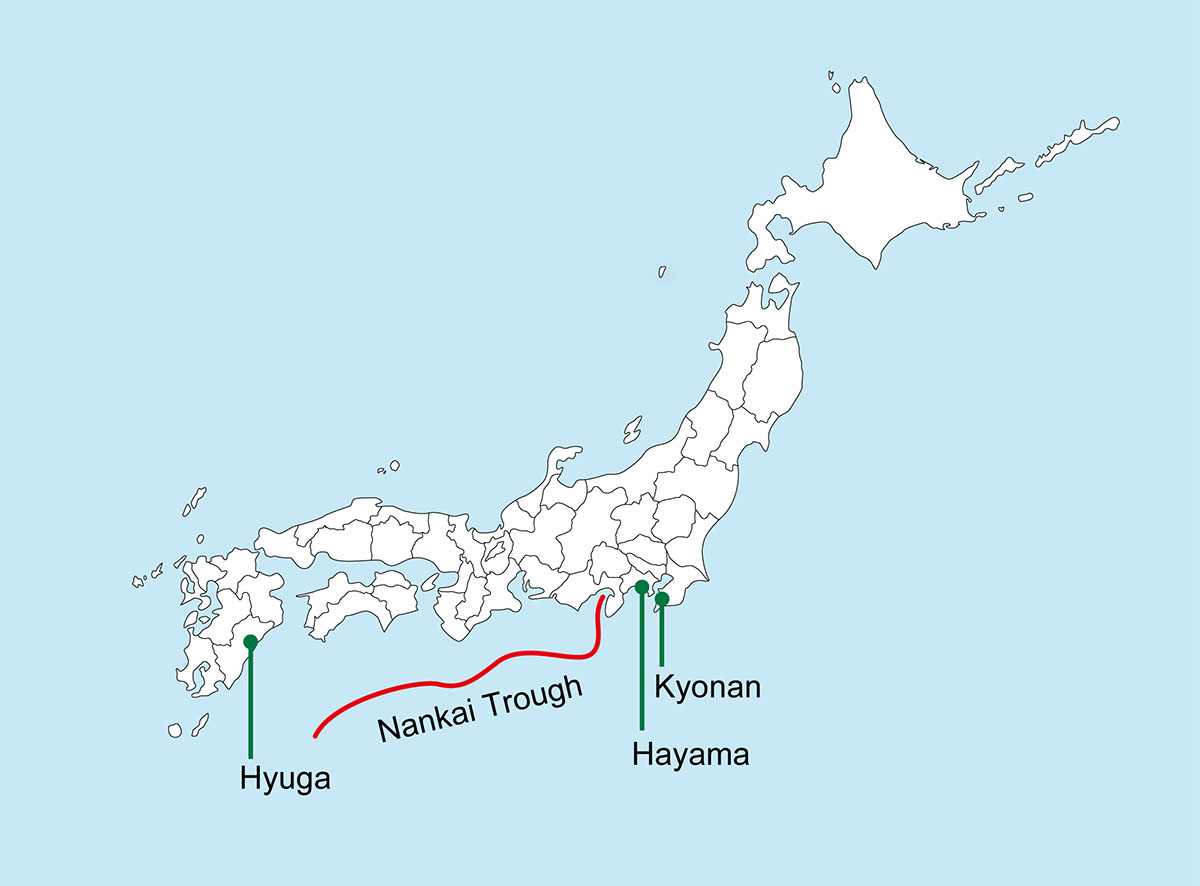 Map showing the location of the Nankai Trough in the Pacific Ocean, extending from south of the island of Shikoku to Suruga Bay in Shizuoka Prefecture.