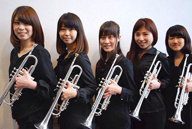 写真:Cinq Fleurs (サンクフルール)のみなさん