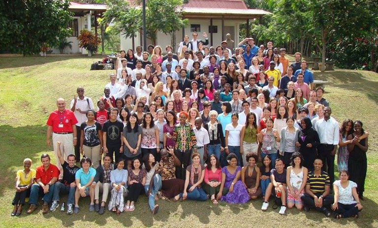 写真：Asian Peacebuilders Scholarship奨学生のみなさん