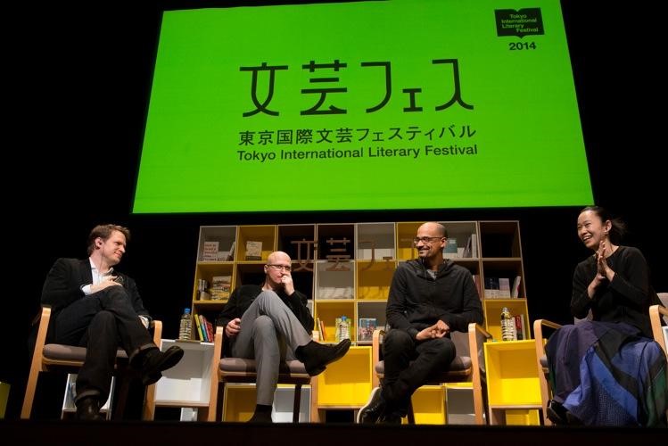 写真:東京国際文芸フェスティバルでディスカッションする登壇者たち
