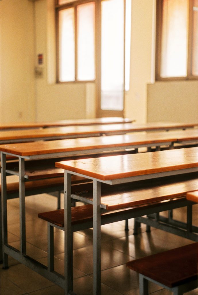 写真:誰もいない教室
