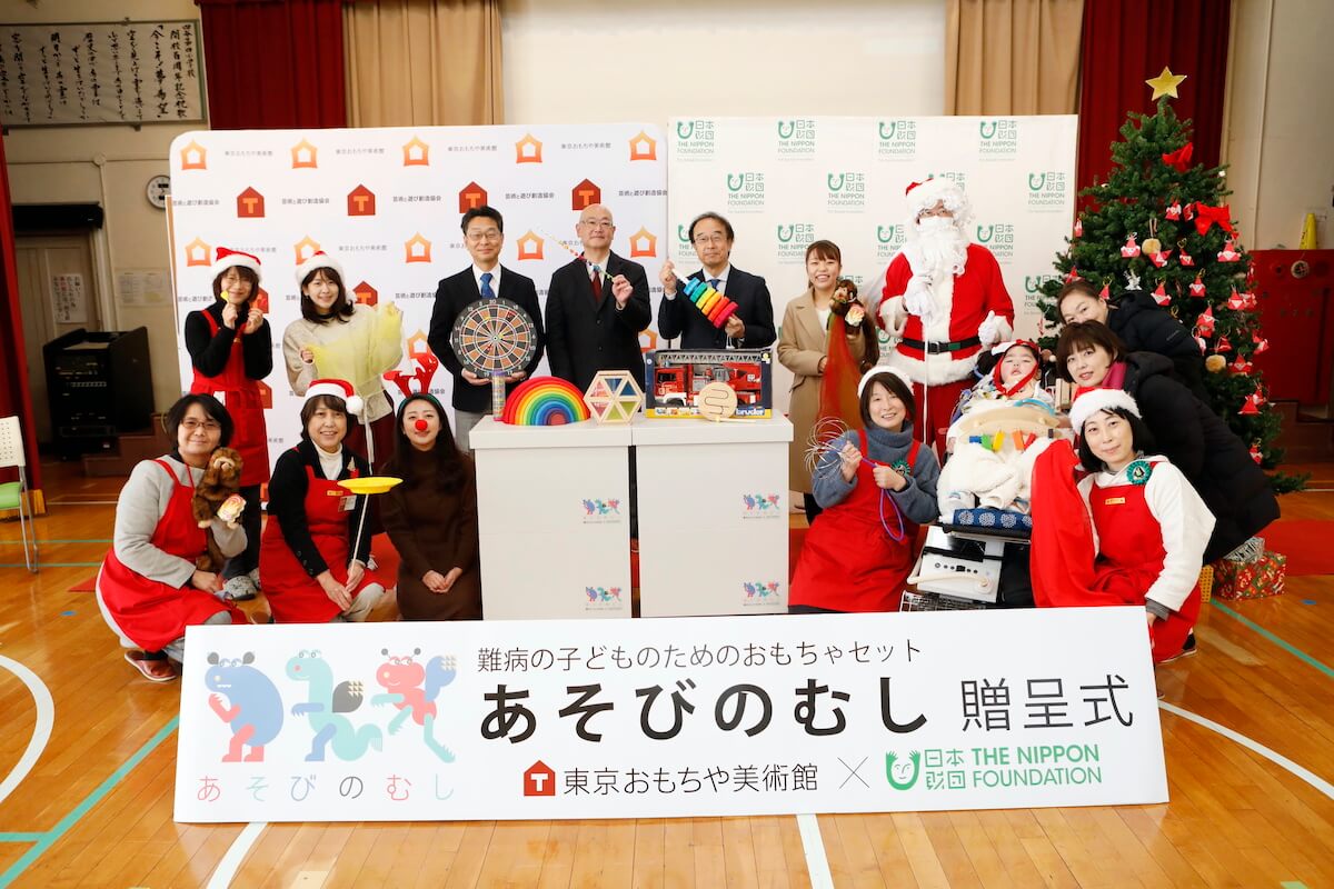 写真:記念の集合写真