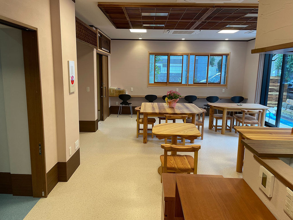 写真:研修ルームたちばな学舎・カフェ游椿(ゆうちん)