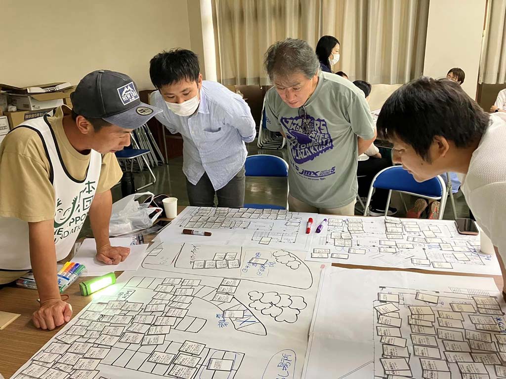 避難所運営ゲーム(HUG)を使った訓練の様子