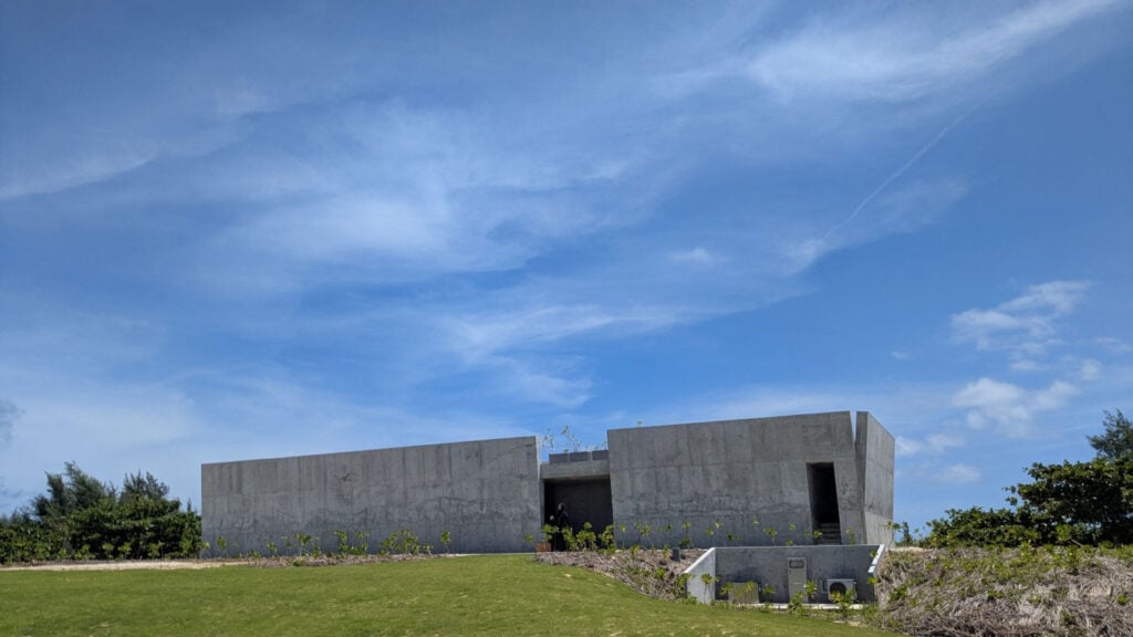 写真:「渚の交番 Muuru」施設外観